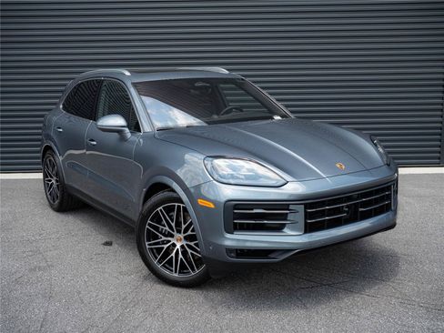 Certified 2026 Porsche Cayenne AWD/4WD image 27