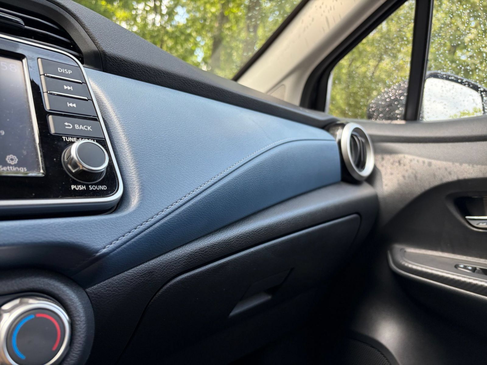 Used 2025 Nissan Versa SV FWD image 32