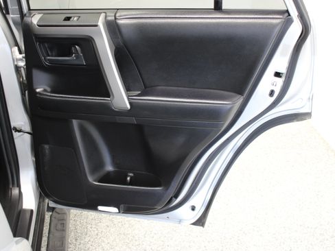 Used 2024 Toyota 4Runner SR5 Premium w/ Moonroof Package RWD image 34
