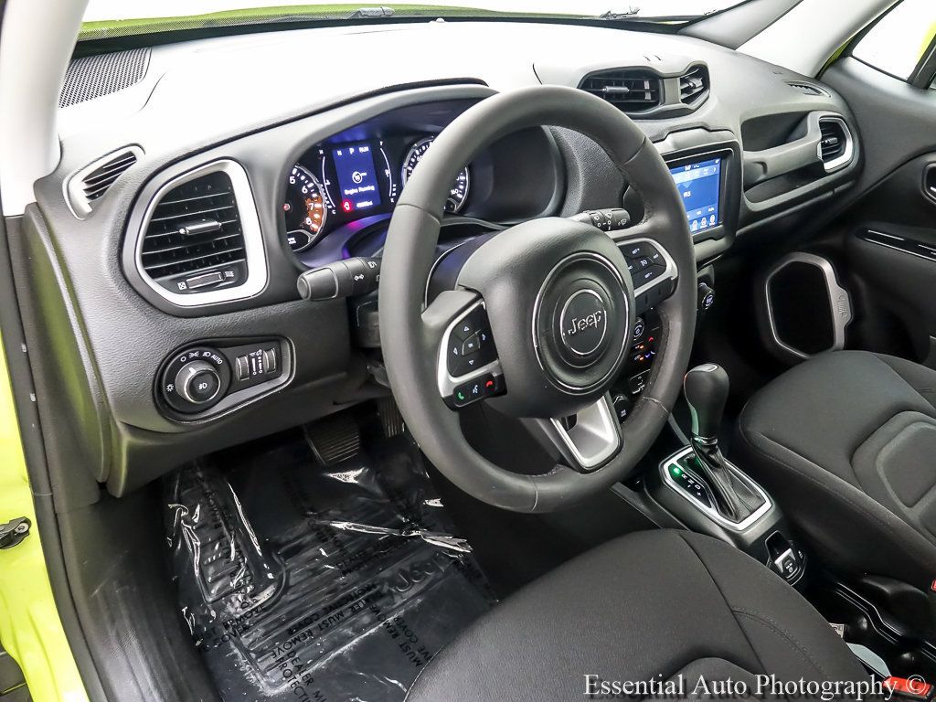 Used 2018 Jeep Renegade Latitude w/ Popular Equipment Group AWD/4WD image 10