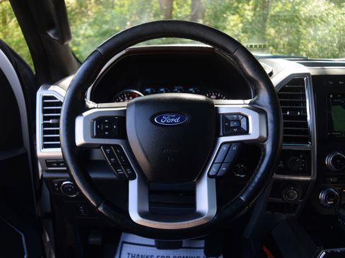 Used 2017 Ford F150 Platinum w/ Equipment Group 701A Luxury image 4