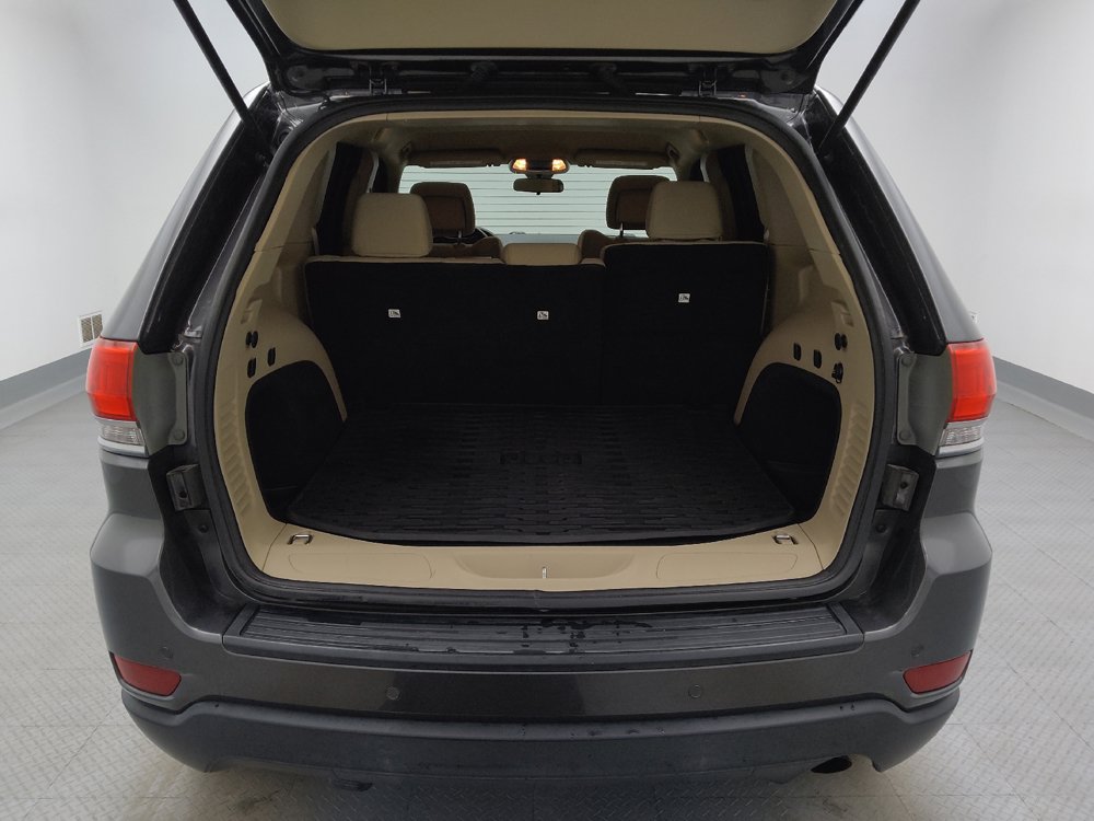 Used 2018 Jeep Grand Cherokee Laredo AWD/4WD image 29