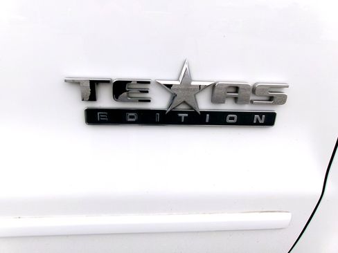 Used 2017 Chevrolet Silverado 1500 LT w/ Texas Edition RWD image 20