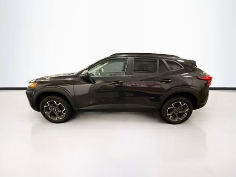 Used 2024 Chevrolet Trax LT w/ Driver Confidence Package image 9