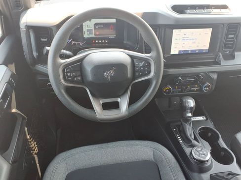 Used 2022 Ford Bronco 4-Door w/ Sasquatch Package AWD/4WD image 5