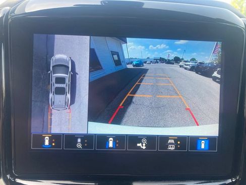 Certified 2023 Chevrolet Traverse LT w/ Rear Camera Mirror Package FWD image 30