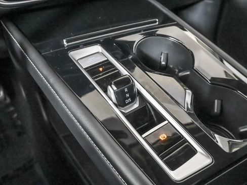 Used 2024 Volkswagen Atlas SEL Premium R-Line image 35