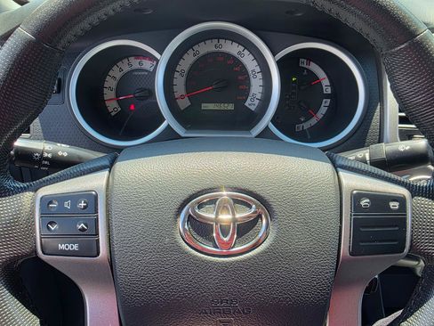 Used 2013 Toyota Tacoma 4x4 Double Cab w/ SR5 Pkg image 9