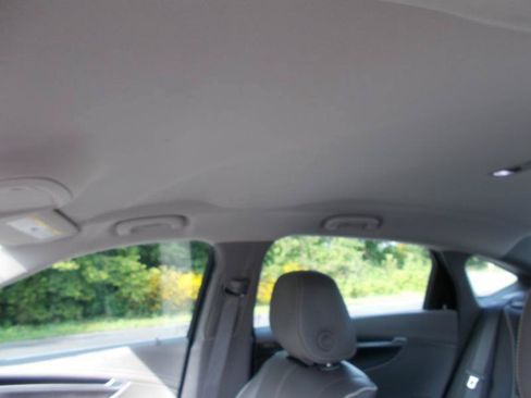 Used 2015 Chevrolet Impala LT w/ Convenience Package FWD image 28