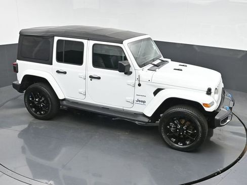 Used 2023 Jeep Wrangler Unlimited Sahara w/ Cold Weather Group AWD/4WD image 32