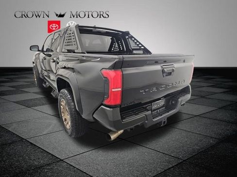 Used 2025 Toyota Tacoma TRD Sport image 4