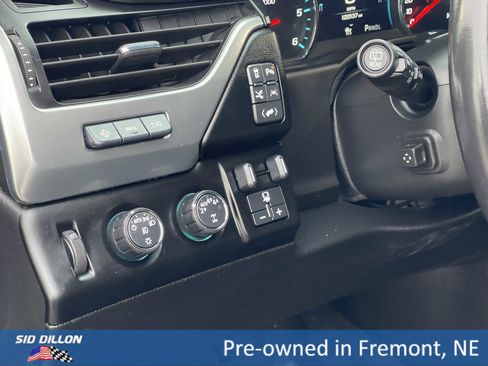 Used 2020 Chevrolet Suburban Premier image 15