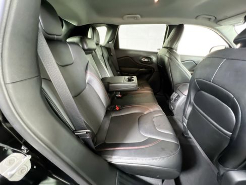 Used 2022 Jeep Cherokee Trailhawk w/ Sound & Nav Group image 26