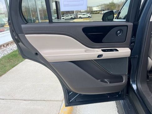 Certified 2023 Lincoln Aviator Reserve w/ Elements Package Plus AWD/4WD image 19