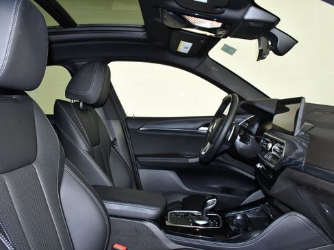 Used 2025 BMW X4 xDrive30i image 27