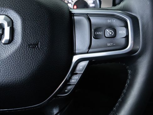 Used 2024 RAM 1500 Laramie AWD/4WD image 21