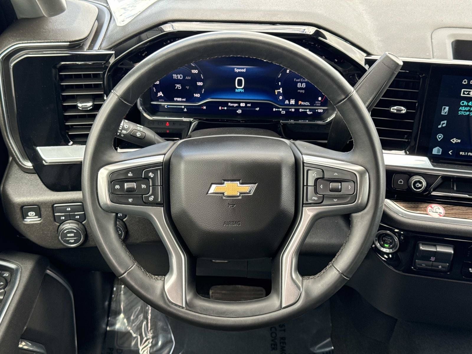 Used 2025 Chevrolet Silverado 2500 LT w/ Convenience Package AWD/4WD image 10