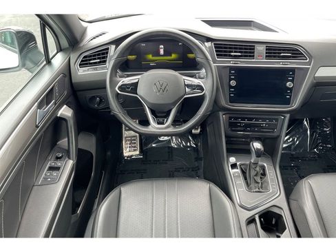 Used 2023 Volkswagen Tiguan SE R-Line FWD image 16