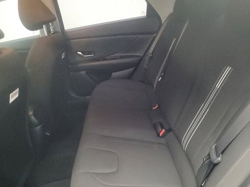 Used 2024 Hyundai Elantra SEL FWD image 18