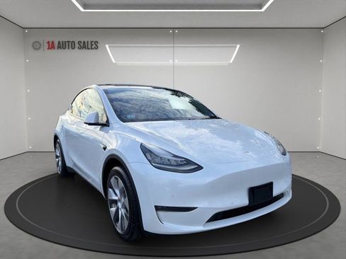 Used 2020 Tesla Model Y Long Range image 7