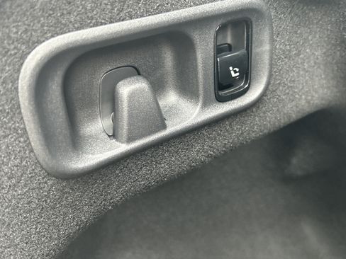 Certified 2025 Mercedes-Benz C 300 Sedan image 11