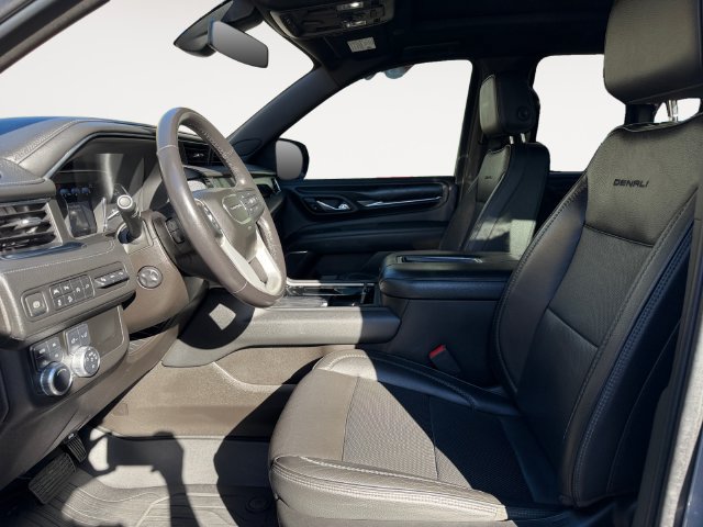 Used 2021 GMC Yukon XL Denali AWD/4WD image 11