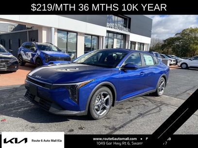 New 2025 Kia K4 LXS