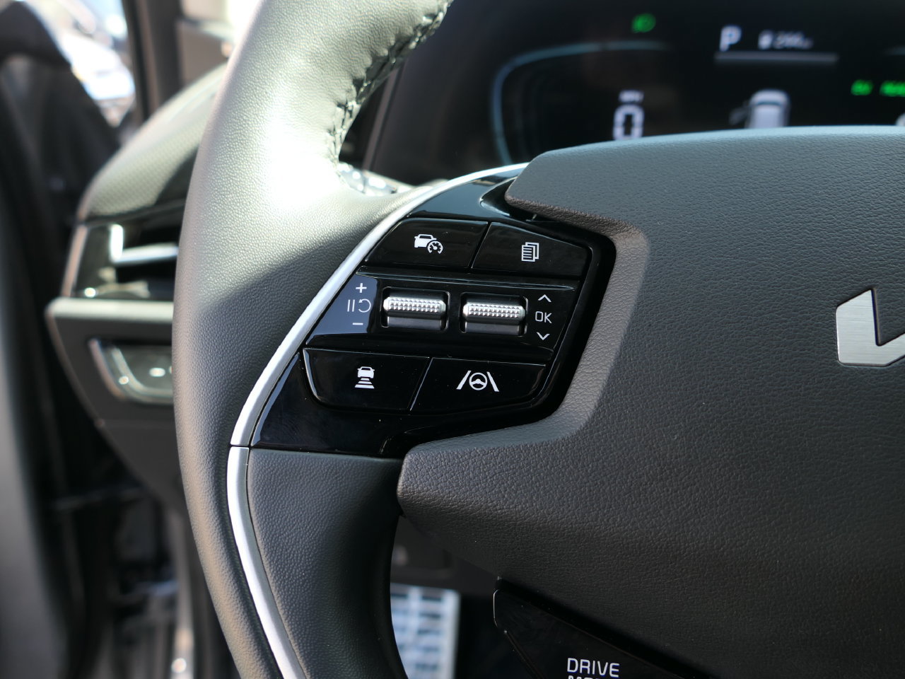 Certified 2024 Kia Niro SX Touring FWD image 15