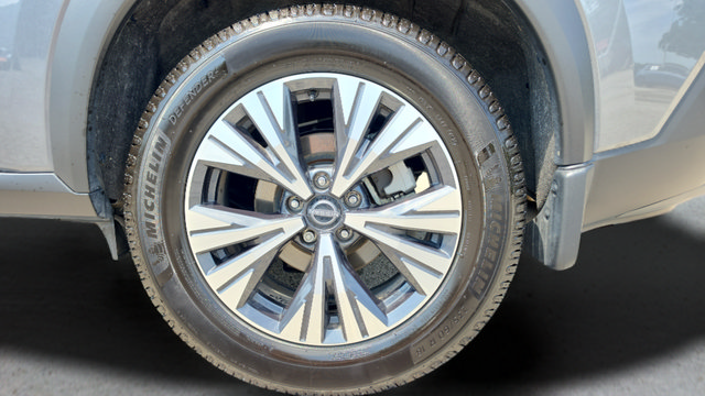 Used 2023 Nissan Rogue SV FWD image 42