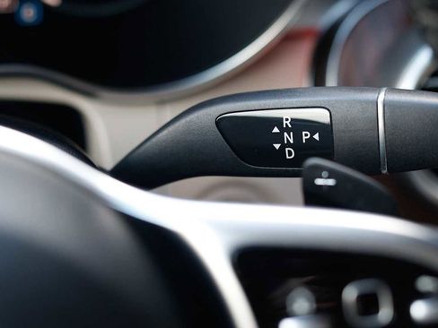 Used 2022 Mercedes-Benz GLC 300 4MATIC image 23