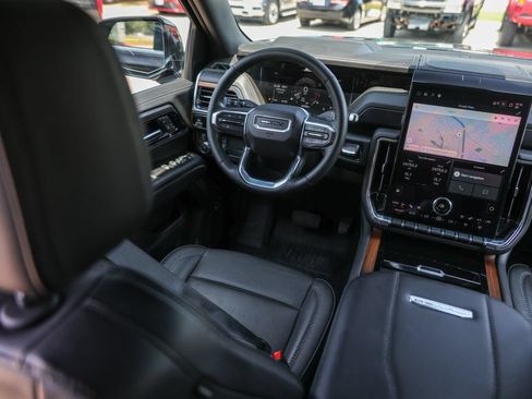 Used 2025 GMC Yukon Denali w/ Sun & Power Step Package AWD/4WD image 30