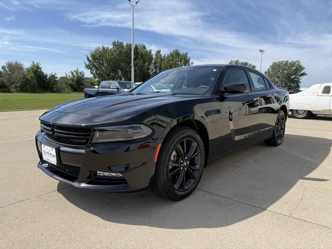 Used 2023 Dodge Charger SXT w/ Blacktop Package AWD/4WD image 2