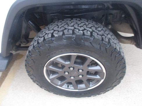 Used 2020 Jeep Gladiator Overland image 7