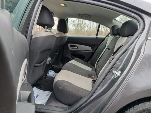 Used 2011 Chevrolet Cruze LS w/ Connectivity Package image 9