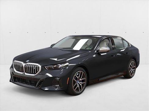 New 2027 BMW i5 xDrive40 AWD/4WD image 1