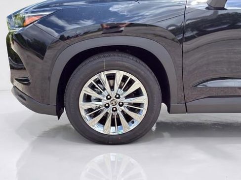 Used 2026 Toyota Grand Highlander AWD image 12