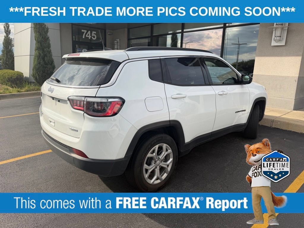 Used 2024 Jeep Compass Latitude AWD/4WD image 4