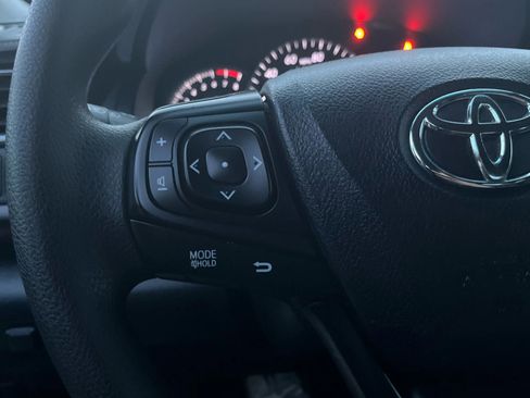 Used 2015 Toyota Camry LE image 24