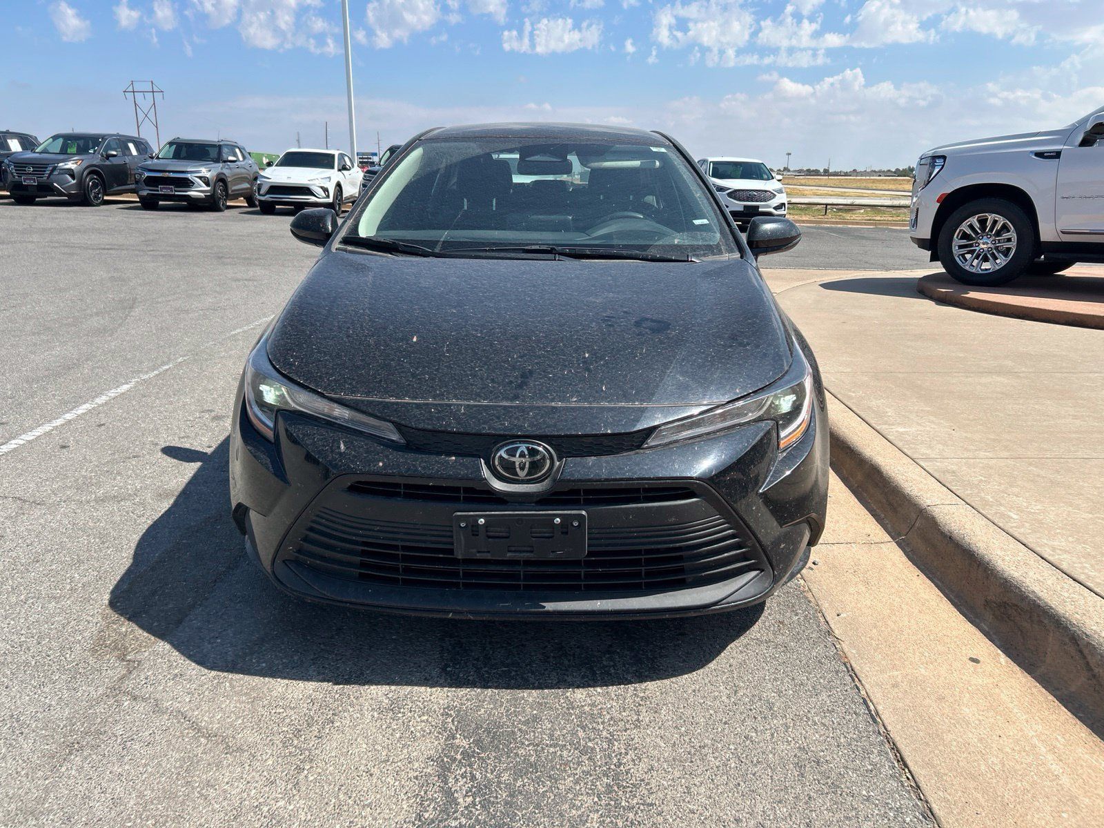 Used 2025 Toyota Corolla LE FWD image 2