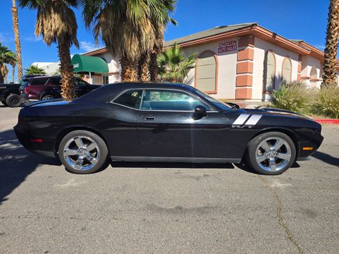 Used 2009 Dodge Challenger R/T image 8