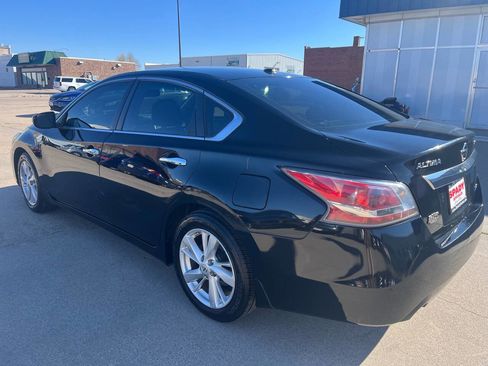 Used 2014 Nissan Altima 2.5 SV w/ Convenience Package FWD image 6