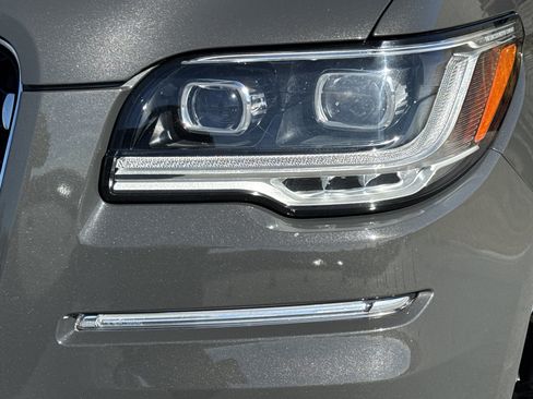 Used 2022 Lincoln Navigator Black Label image 6