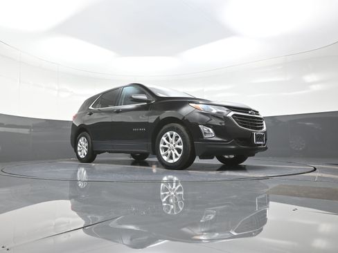 Used 2018 Chevrolet Equinox LT w/ LPO, Protection Package image 9