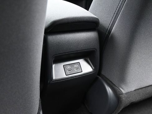 Used 2025 Toyota Corolla LE image 30