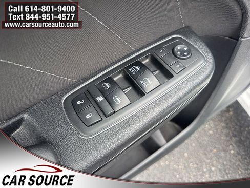 Used 2019 Dodge Charger SXT w/ Blacktop Package image 15