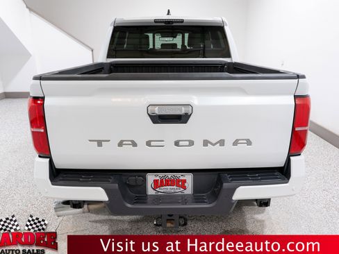 Used 2024 Toyota Tacoma Limited w/ Limited Package (LT) image 4