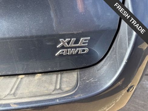 Used 2017 Toyota Sienna XLE image 5