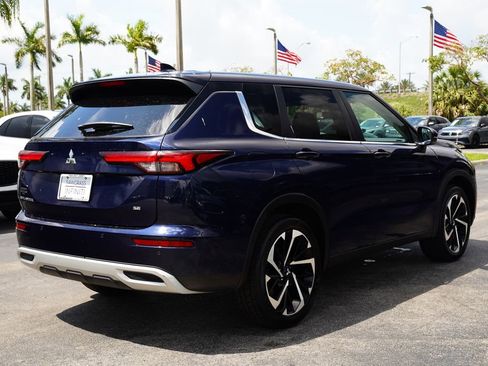 Used 2024 Mitsubishi Outlander SE AWD/4WD image 10