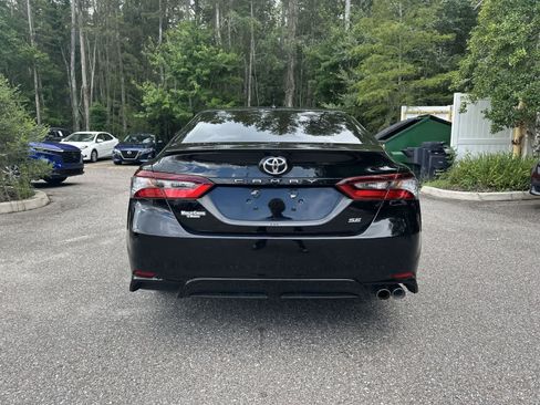 Used 2024 Toyota Camry SE FWD image 5