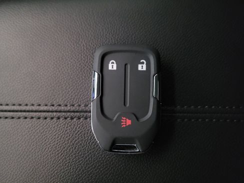 Used 2022 GMC Terrain SLE image 32